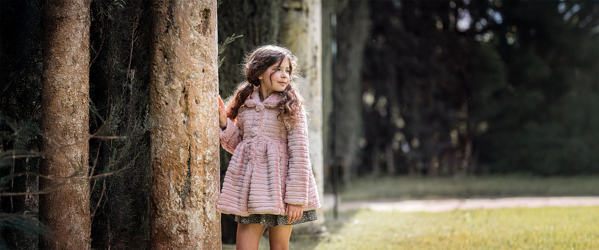 tendencias-vestido-verde-y-abrigo-rosa
