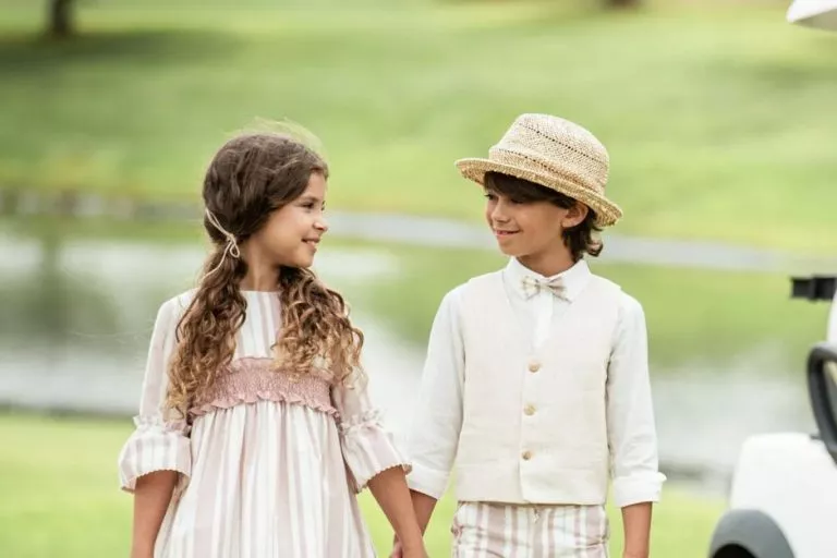 Colección de ceremonia en moda infantil española Yoedu ropa infantil vestidos conjuntos jesusitos